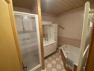 Salle de bains dans l'établissement Eric 1
