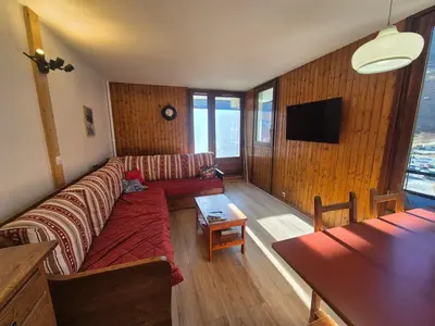 Télévision ou salle de divertissement dans l'établissement Appartement confortable Tignes Val Claret, 5 pers, proche pistes - FR-1-502-593