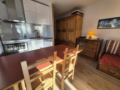 Cuisine ou kitchenette dans l'établissement Résidence Grandes Platieres 2 - Appartement lumineux · Proche pistes et commerces MAE-1761