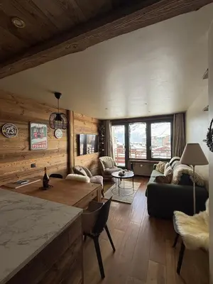 Coin salon dans l'établissement MyHome - L'Absinthe Bleue - Appartement 4-6 personnes neuf 4 étoiles - balcon sud- ski aux pieds - Tignes Val Claret
