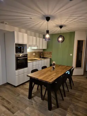 Cuisine ou kitchenette dans l'établissement chez Cyril et Celine