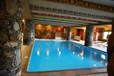 Piscine de l'établissement Résidence Roselend - ROSELEND B30 MAE-0051 ou située à proximité