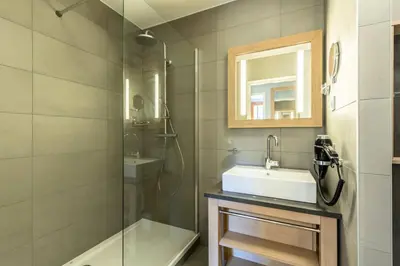 Salle de bains dans l'établissement Résidence Les Monarques - MONARQUES 1003 MAE-0111