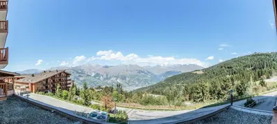 Vue générale sur la montagne ou vue sur la montagne depuis l'appartement