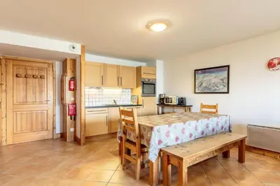 Cuisine ou kitchenette dans l'établissement Résidence Iseran - ISERAN 7 MAE-0201
