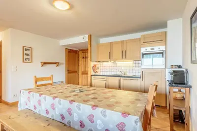 Cuisine ou kitchenette dans l'établissement Résidence Iseran - ISERAN 7 MAE-0201