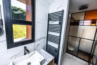 Salle de bains dans l'établissement Résidence Les Cristaux - CRISTAUX C20 MAE-0261