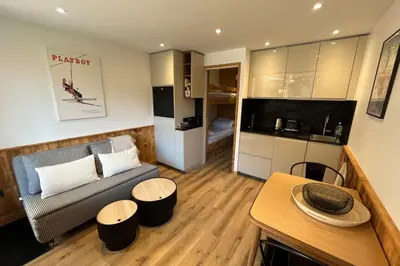 Cuisine ou kitchenette dans l'établissement Chantelouve 218 Nice South facing apartment