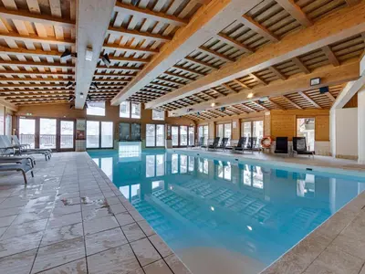 Piscine de l'établissement Arc 1950 : 10 pers, 4 ch, ski-in/ski-out - FR-1-686-44 ou située à proximité