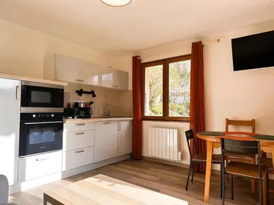 Cuisine ou kitchenette dans l'établissement Joli 2 pièces avec jardin près téléski, 4 pers. - FR-1-464-245