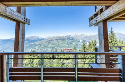 Vue générale sur la montagne ou vue sur la montagne depuis l'appartement
