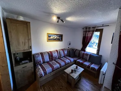 Coin salon dans l'établissement Résidence Croix Du Sud - Spacieux et agréable appartement · Cœur de station · Vue vallée · Balcon MAE-7551