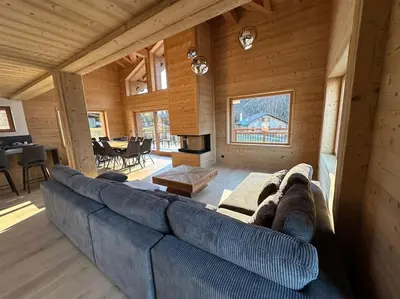 Coin salon dans l'établissement CHALET BELLECOTE 1500 - 12 personnes PEISEY NANCROIX - LES ARCS - LA PLAGNE - PARADISKI