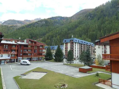 Plan de l'établissement Studio charmant à Val d'Isère proche centre et pistes - FR-1-411-965
