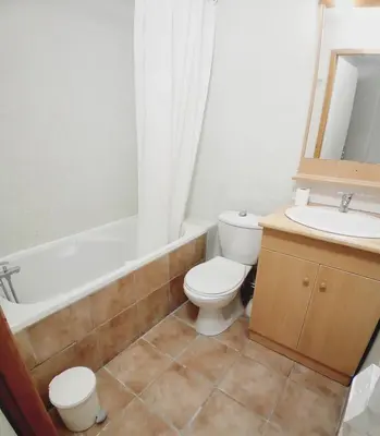 Salle de bains dans l'établissement Terrasses E 305 PARC NAT VANOISE appart 6 pers