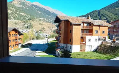 Vue générale sur la montagne ou vue sur la montagne depuis l'appartement