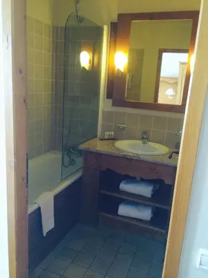 Plan de l'établissement ARCS 1950 Prince des Cimes 2 chambres 6 pers orienté sud ouest Piscine Sauna Hammam