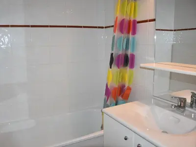 Salle de bains dans l'établissement Studio Cabine Centre Station, Animaux Admis - FR-1-464-246