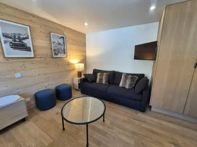 Coin salon dans l'établissement Appartement rénové avec balcon, au pied des pistes à Tignes - FR-1-502-592