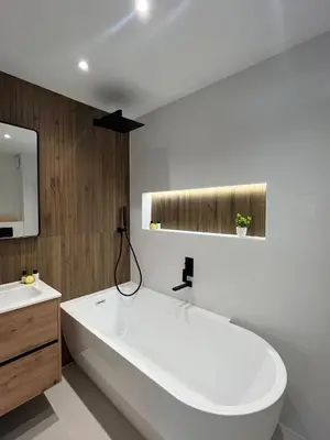 Salle de bains dans l'établissement Ski In-Ski Out Luxe Chalet Apartment in Arc 1950 - Newly Renovated