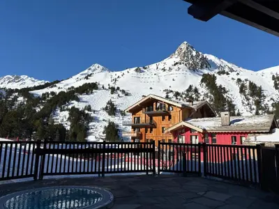 Vue générale sur la montagne ou vue sur la montagne depuis l'appartement