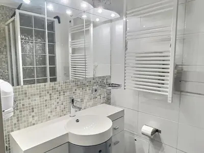 Salle de bains dans l'établissement Confortable 2 pièces à Val-d'Isère avec balcon sud, idéal pour 5 personnes, animaux acceptés - FR-1-411-958