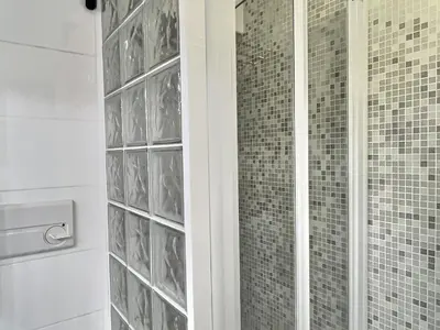 Salle de bains dans l'établissement Confortable 2 pièces à Val-d'Isère avec balcon sud, idéal pour 5 personnes, animaux acceptés - FR-1-411-958