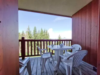 Balcon ou terrasse dans l'établissement Charmant 3 pièces avec parking et animaux admis, proche des pistes à Les Arcs 1800 - FR-1-411-966