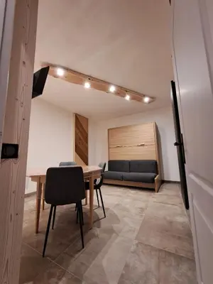 Coin salon dans l'établissement chez Léon