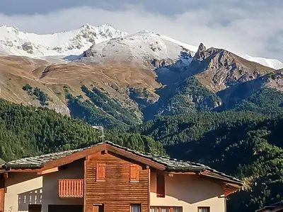 Vue générale sur la montagne ou vue sur la montagne depuis l'appartement