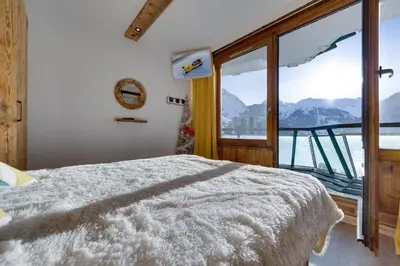 Vue générale sur la montagne ou vue sur la montagne depuis l'appartement