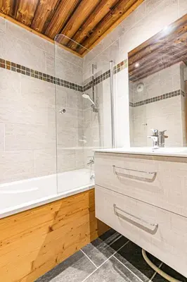 Salle de bains dans l'établissement Résidence Le Criterium - Résidence Le Critérium 3Chalet E Appartement 5 MAE-7731