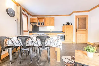Cuisine ou kitchenette dans l'établissement Résidence Le Criterium - Résidence Le Critérium 3Chalet E Appartement 5 MAE-7731