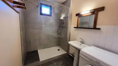 Salle de bains dans l'établissement Résidence Trolle-soldanelle - Appartement 4 personnes fonctionnel MAE-7811