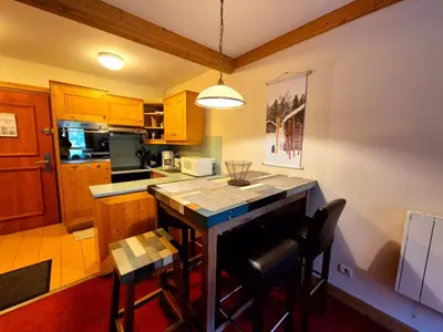 Cuisine ou kitchenette dans l'établissement Arc 1950 - Appartement 2 chambres - 6 personnes - 53m2-ski aux pieds - Les Sources de Marie