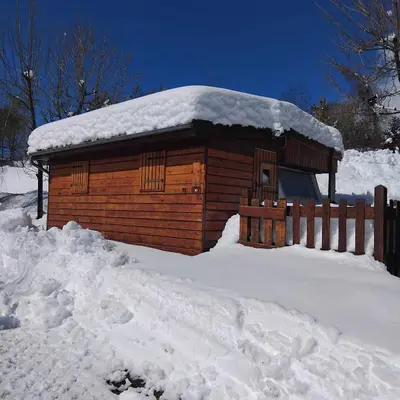 L'établissement Caravane 4 personnes au camping d'Aussois en hiver