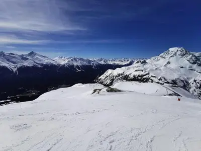 L'établissement Caravane 4 personnes au camping d'Aussois en hiver