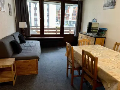 Coin salon dans l'établissement Tignes : Appartement 6 pers, 41 m², Vue sur pistes - FR-1-449-194