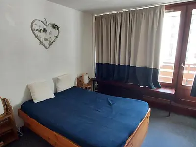 Un ou plusieurs lits dans un hébergement de l'établissement Tignes : Appartement 6 pers, 41 m², Vue sur pistes - FR-1-449-194