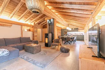 Cuisine ou kitchenette dans l'établissement La Caretta - Vieux village - Appartement 10 personnes 150m2