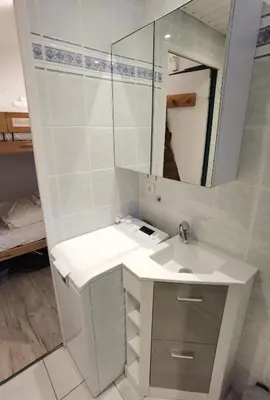 Salle de bains dans l'établissement MyHome - PSO37 - Studio cosy 4 pax Val Claret