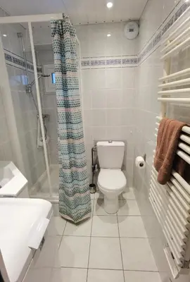 Salle de bains dans l'établissement MyHome - PSO37 - Studio cosy 4 pax Val Claret
