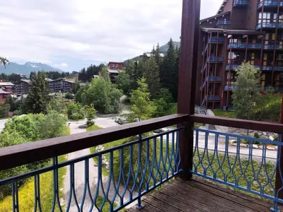 Vue générale sur la montagne ou vue sur la montagne depuis l'appartement