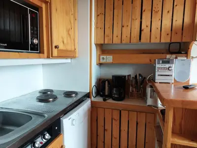 Cuisine ou kitchenette dans l'établissement Résidence Vogel - Appartement 2 pièces 5 personnes en duplex, proche des pistes dans le village de Charmettoger à Arc 1800 MAE-1753