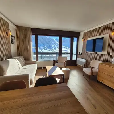 Appartement skis aux pieds avec balcon et cuisine équipée - FR-1-502-595