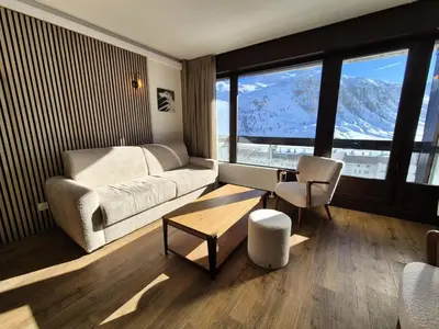Coin salon dans l'établissement Résidence Bec Rouge - Appartement rénové·Skis aux pieds·Balcon MAE-1061