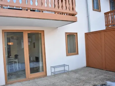 Balcon ou terrasse dans l'établissement Charmant appartement au cœur de Pralognan-la-Vanoise - FR-1-464-248