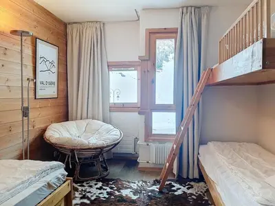 Un ou plusieurs lits dans un hébergement de l'établissement Appartement 3 pièces La Daille - Ski aux pieds, balcon, 4-5 personnes - FR-1-518-161