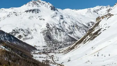 Vue générale sur la montagne ou vue sur la montagne depuis l'appartement