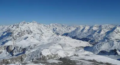 Vue générale sur la montagne ou vue sur la montagne depuis l'appartement